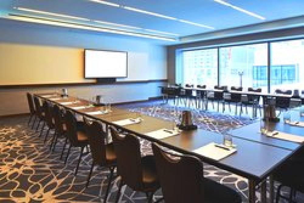 LOEWS CHICAGO HOTEL 10