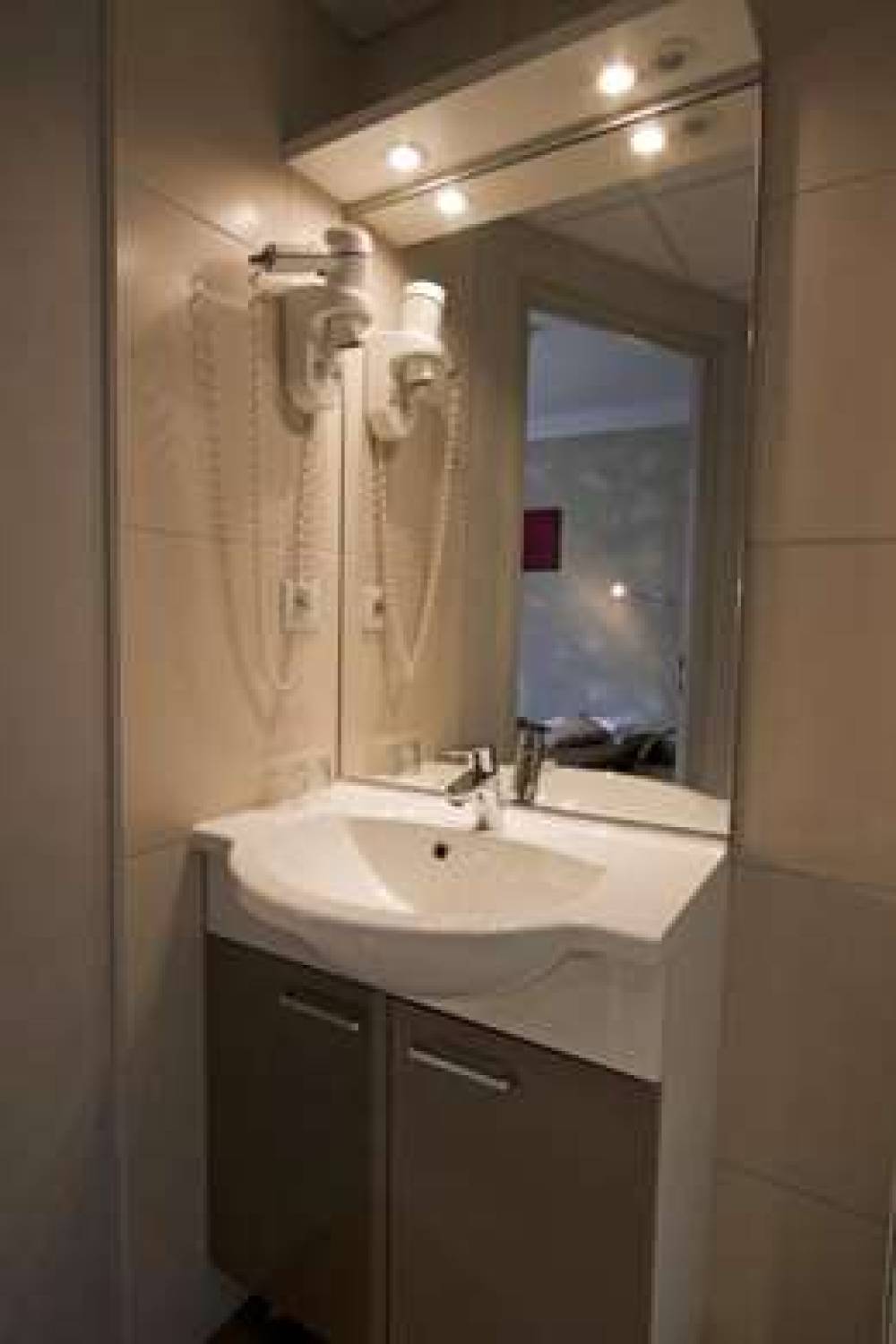 LOGIS HOTEL LA RESIDENCE 9