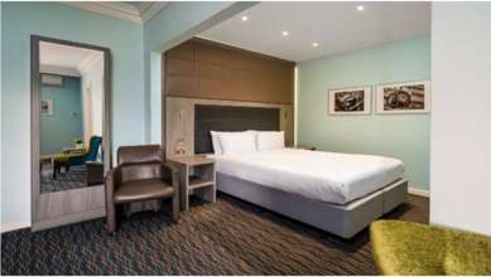 London Chigwell Prince Regent Hotel, BW Signature Collection 8
