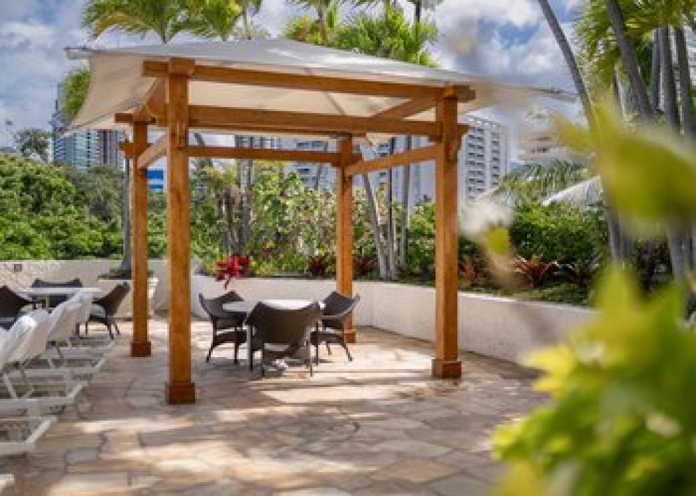 LUANA WAIKIKI HOTEL   SUITES 6