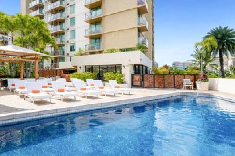 LUANA WAIKIKI HOTEL   SUITES 1