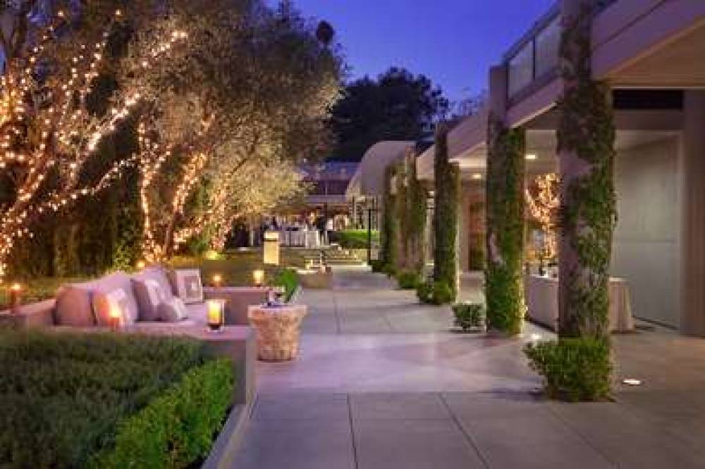 Luxe Sunset Boulevard Hotel 9