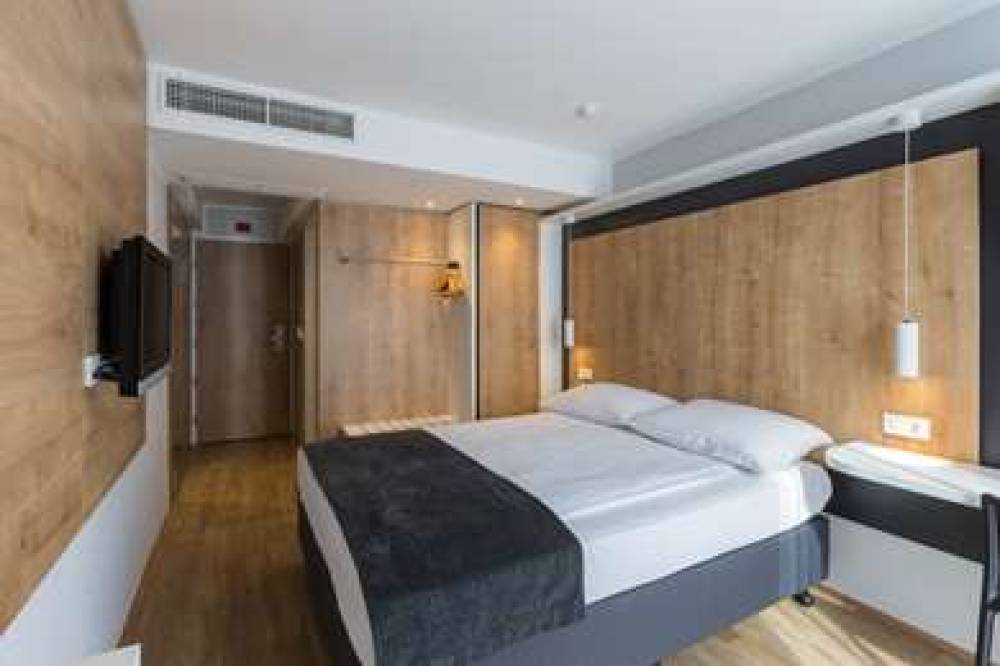 M HOTEL LJUBLJANA 6