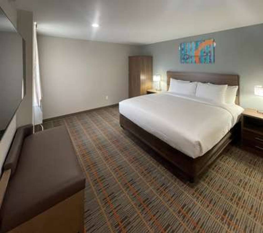 MAINSTAY SUITES BRONX 9