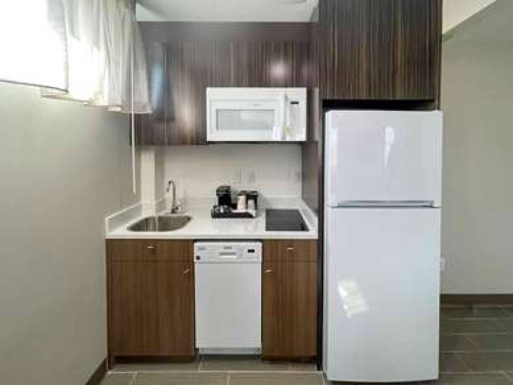 MAINSTAY SUITES BRONX 5