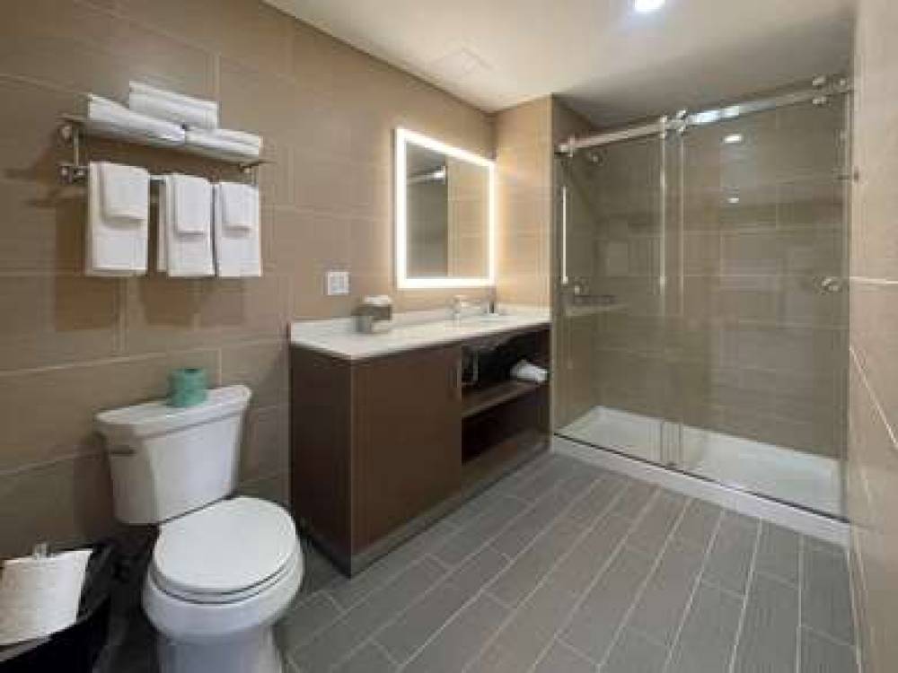 MAINSTAY SUITES BRONX 6