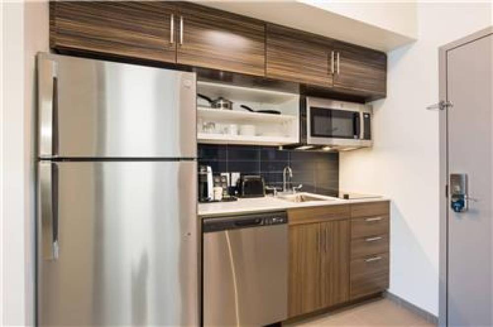 MAINSTAY SUITES GAYLORD 8