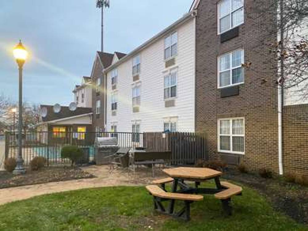 MAINSTAY SUITES MIDDLEBURG HEIGHTS 2