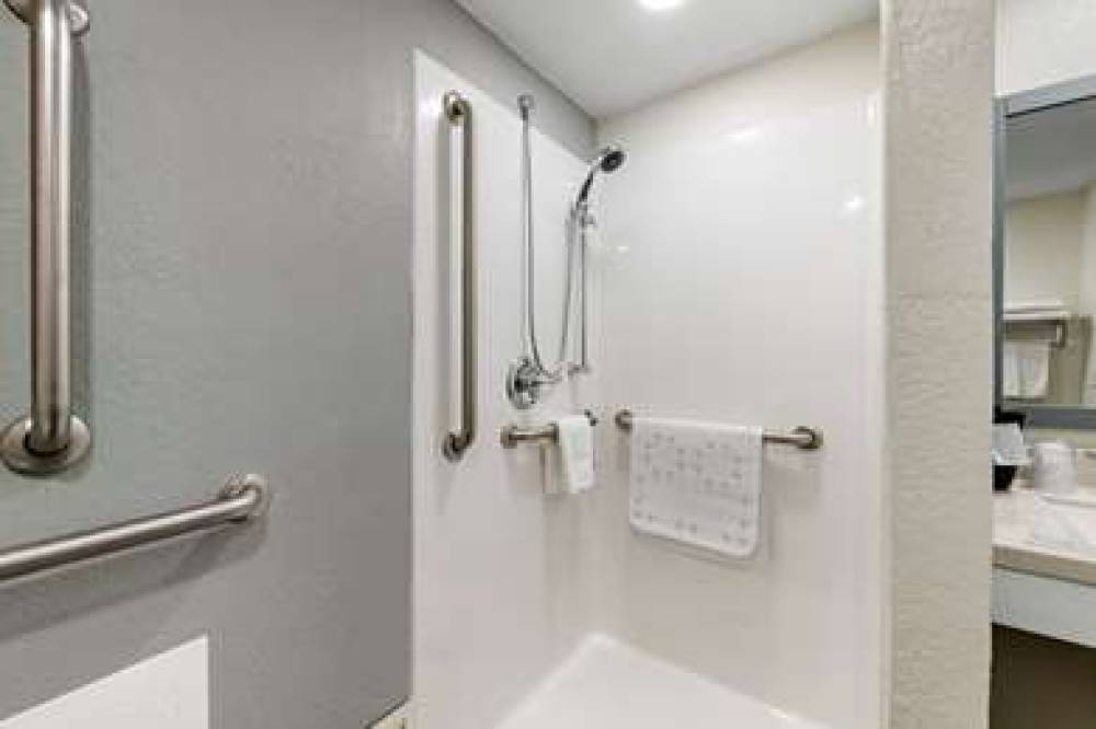 MAINSTAY SUITES MSP AIRPORT - MALL 9