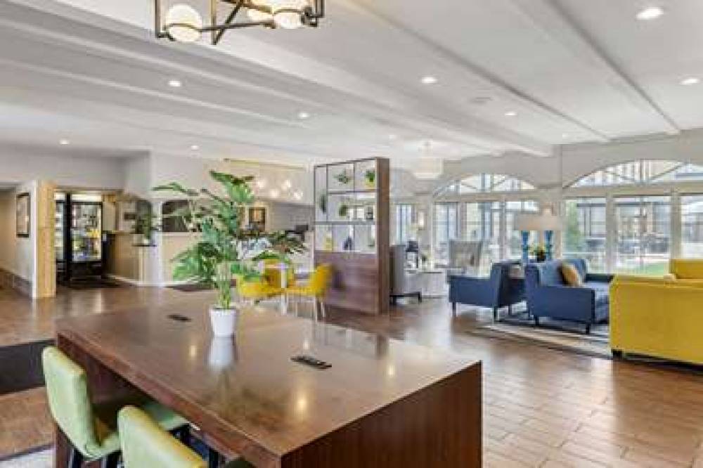 MAINSTAY SUITES MSP AIRPORT - MALL 7
