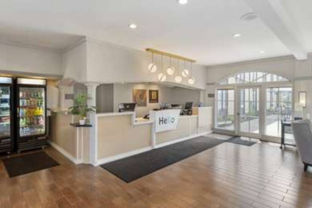 MAINSTAY SUITES MSP AIRPORT - MALL 5