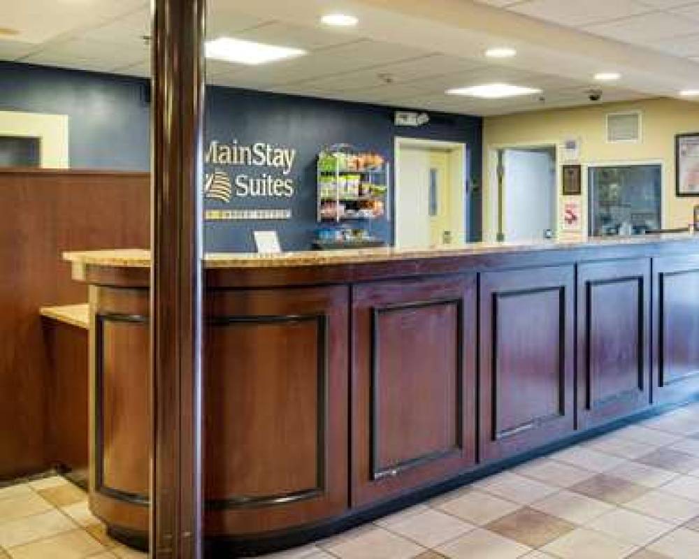 MainStay Suites 10