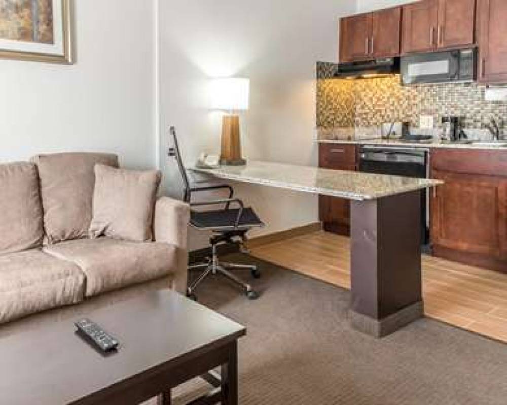 MAINSTAY SUITES PITTSBURGH AIRPORT 1