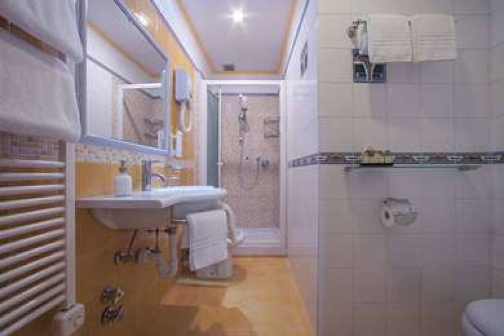 MAJESTIC HOTEL TOSCANELLI 8