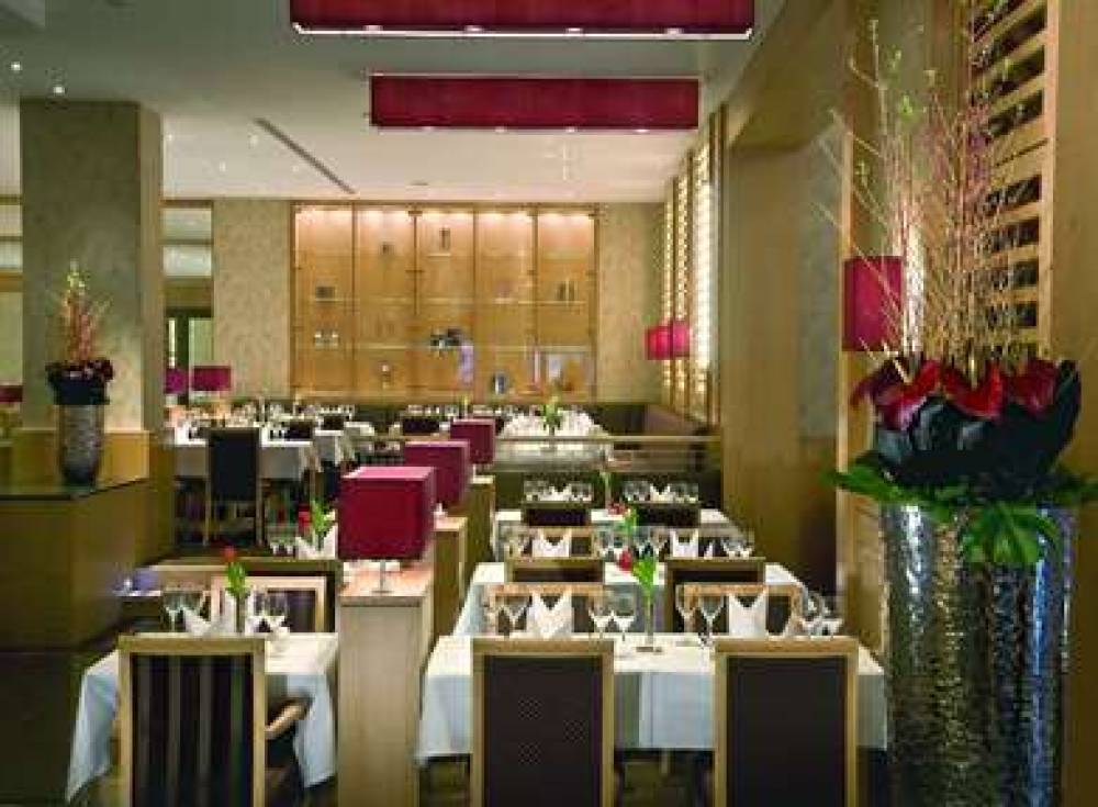 MARITIM Hotel Dusseldorf 9