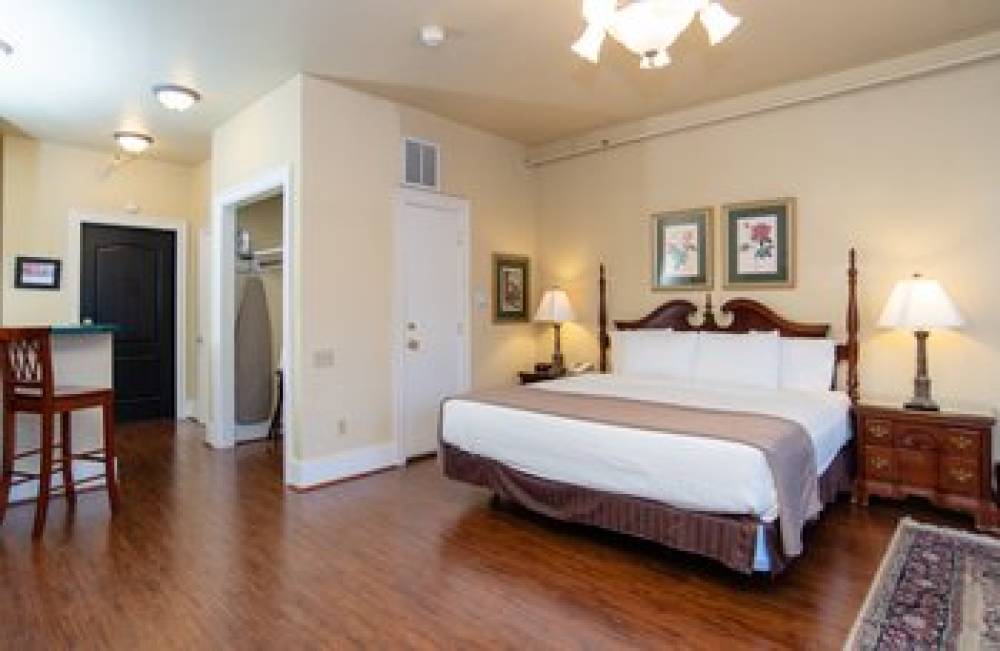 MARQUEEN HOTEL 8