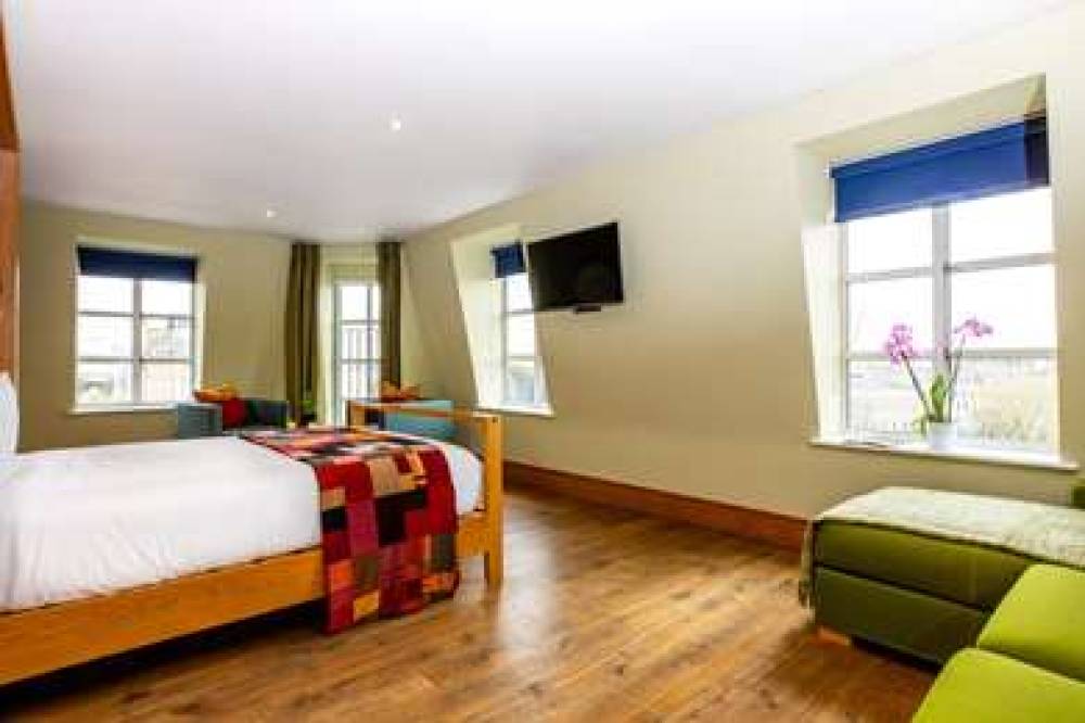 MEGARO HOTEL 2