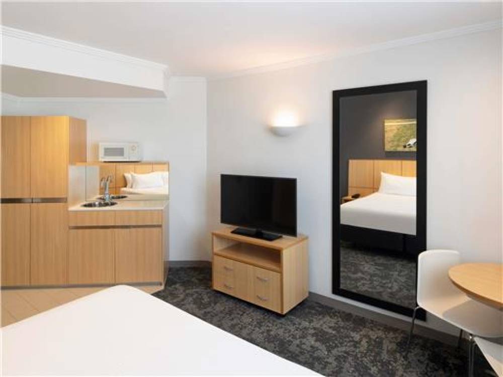 Mercure Sydney Bankstown 9