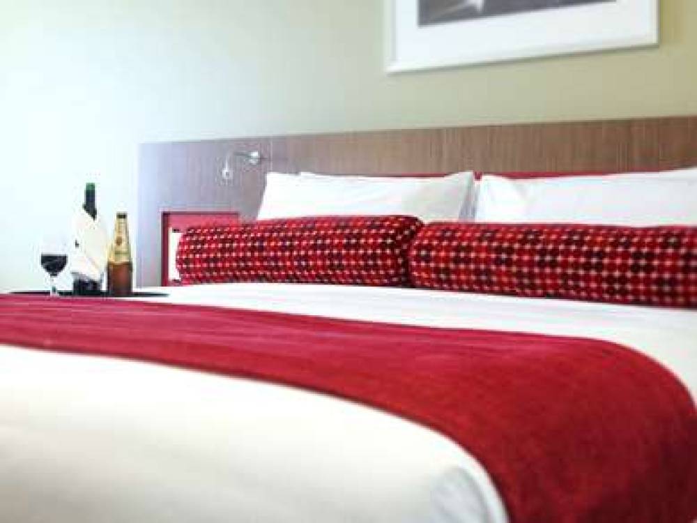 Mercure Sydney Liverpool 7