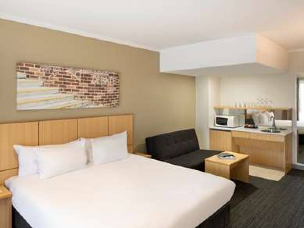 Mercure Sydney Macquarie Park 9
