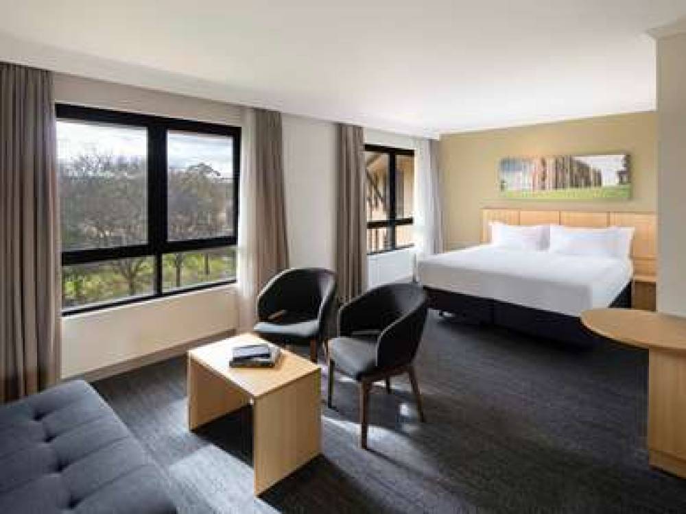 Mercure Sydney Macquarie Park 3