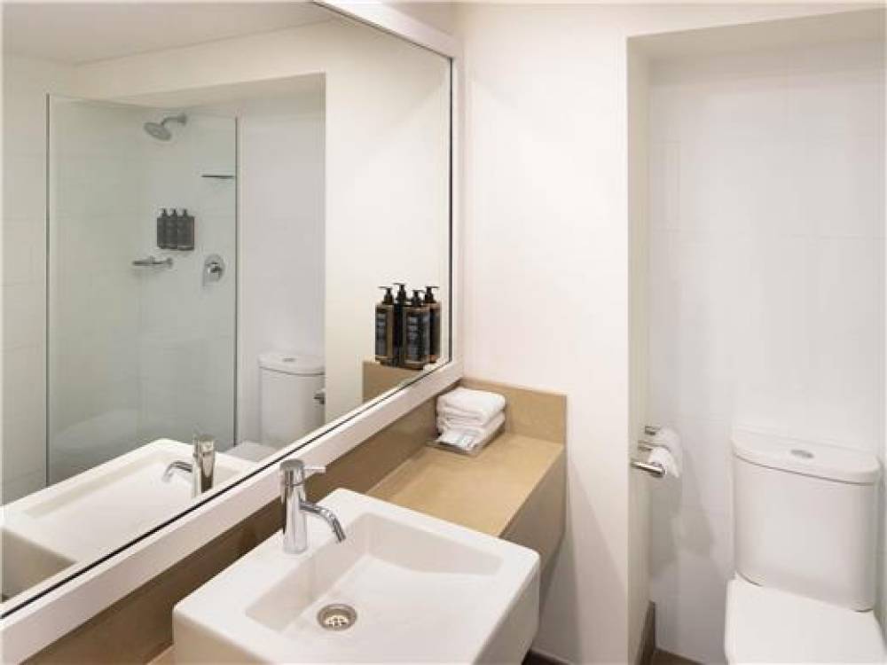 Mercure Sydney Parramatta 5