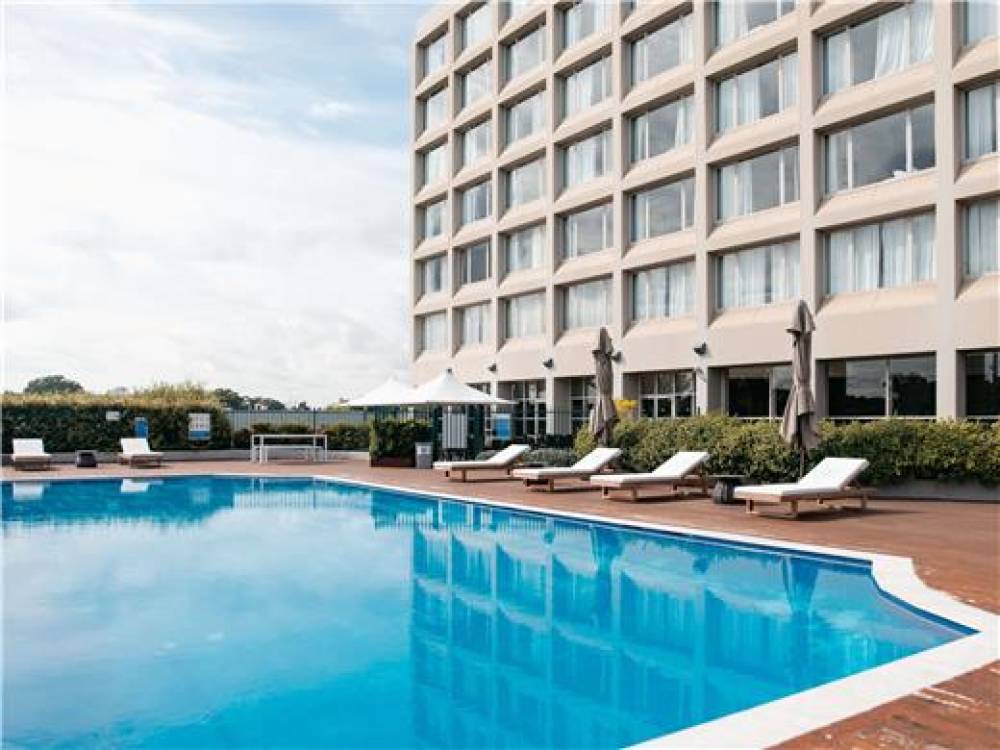 Mercure Sydney Parramatta 1