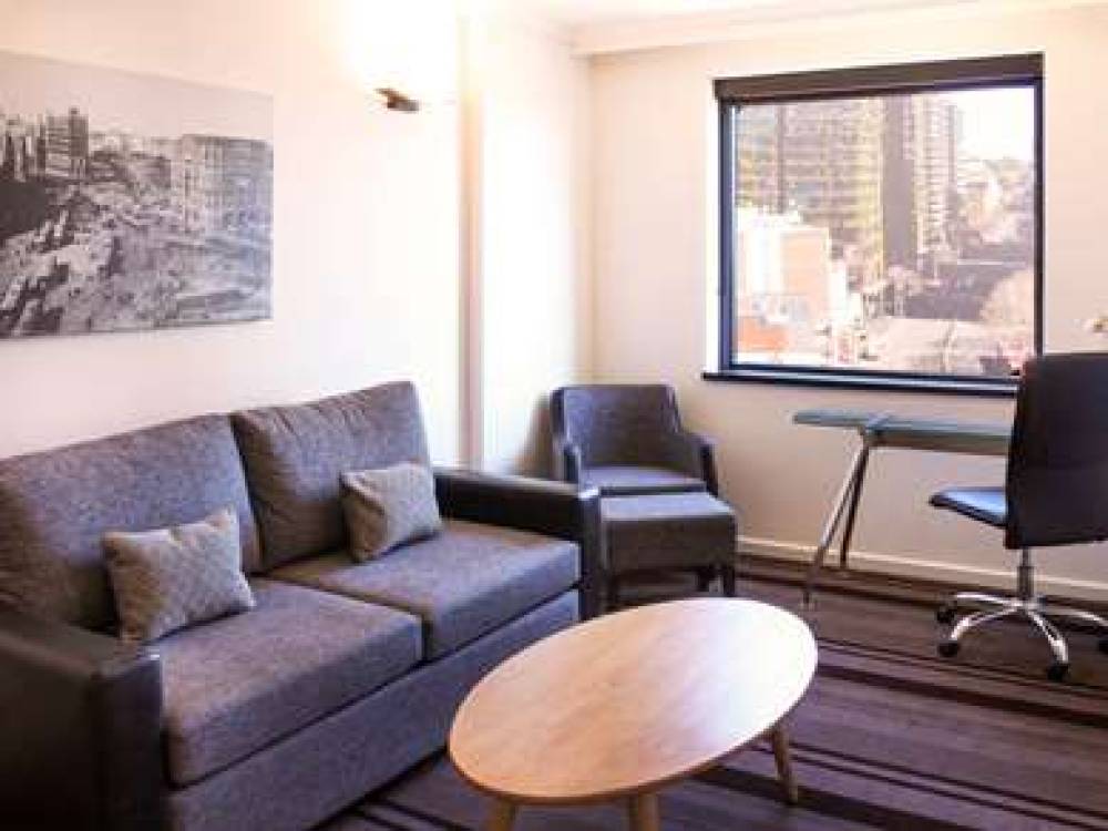 Mercure Sydney 8