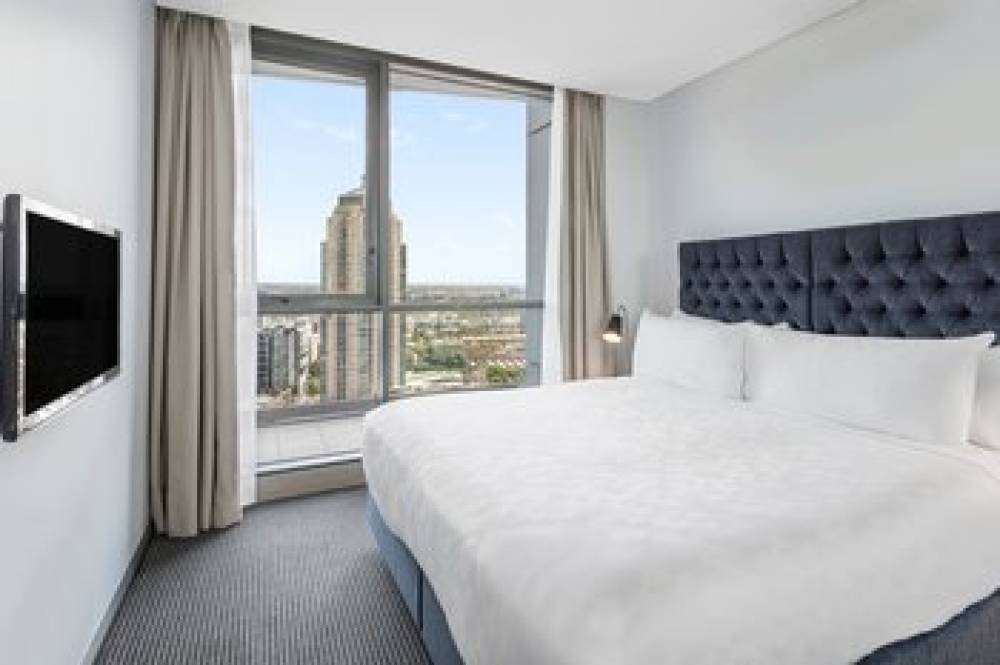 MERITON SUITES CAMPBELL STREET 6