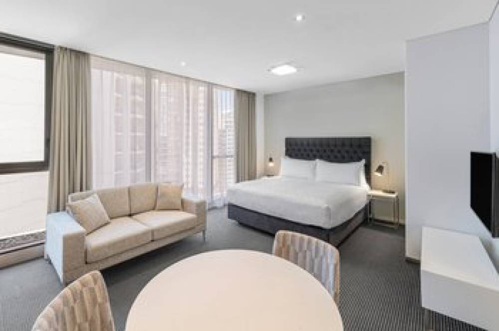 MERITON SUITES CAMPBELL STREET 3