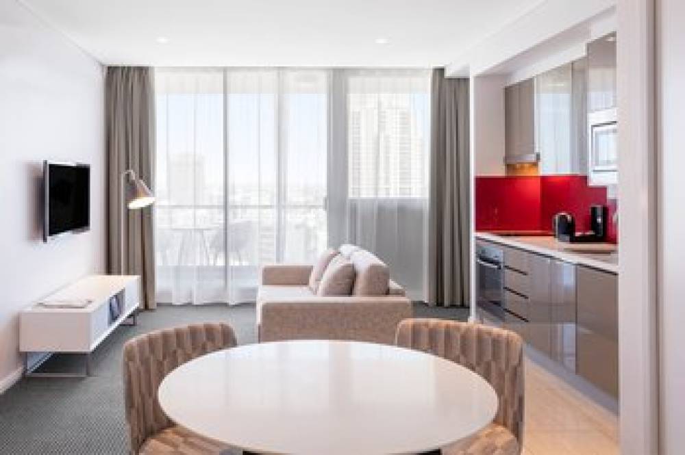 MERITON SUITES CAMPBELL STREET 5