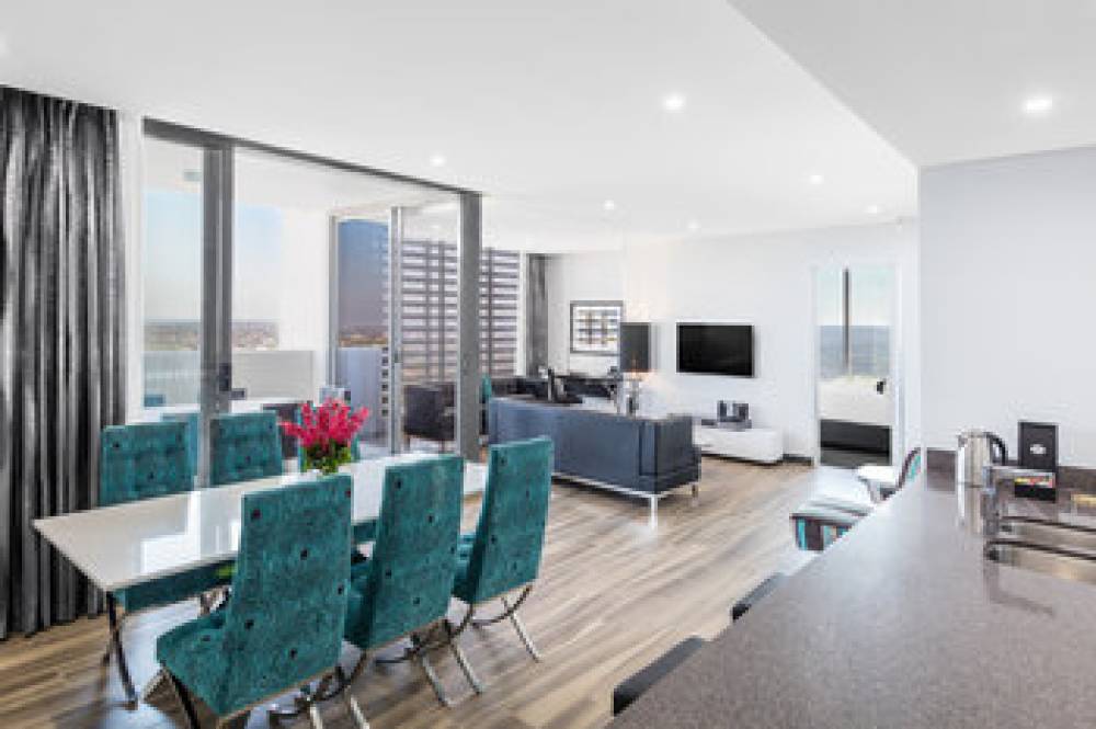 MERITON SUITES CHATSWOOD 2