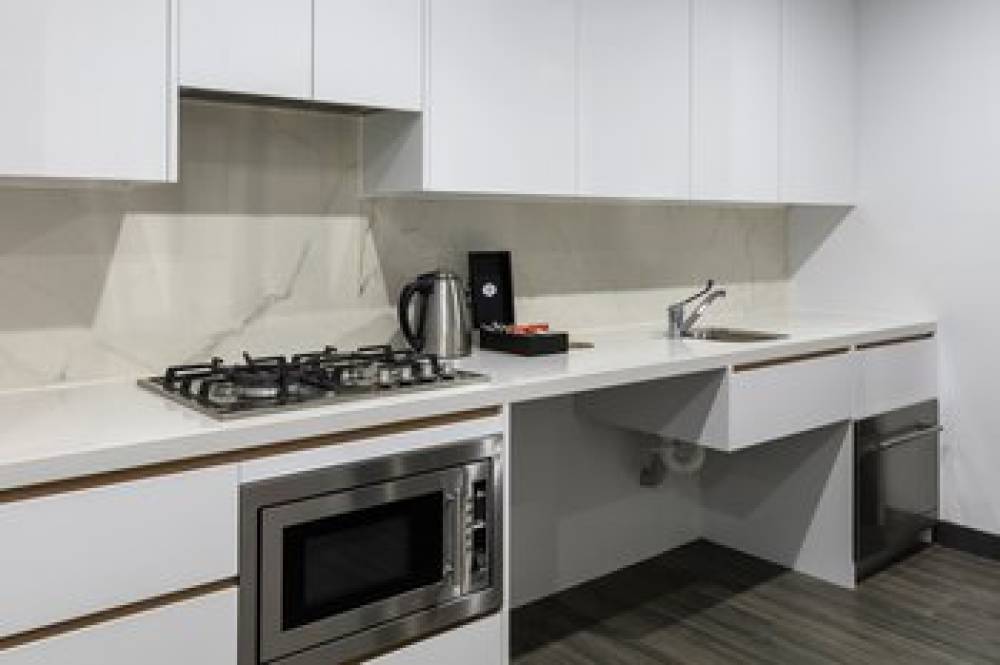 MERITON SUITES CHATSWOOD 9