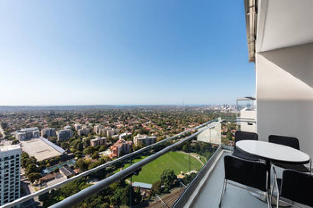 MERITON SUITES CHATSWOOD 4
