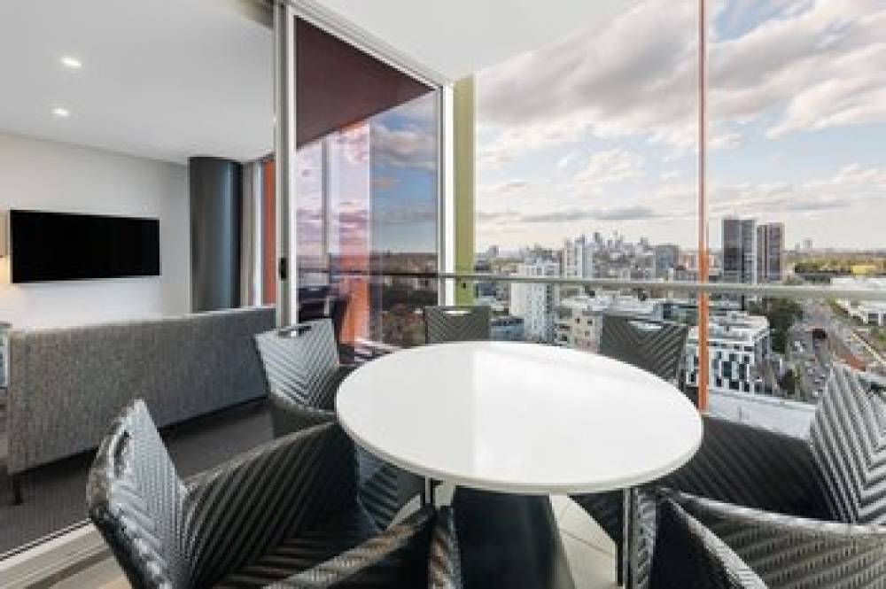 Meriton Suites Zetland 8