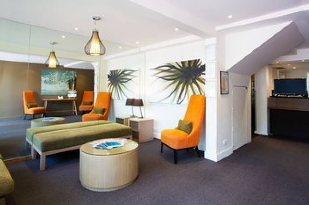 METRO MIRAGE HOTEL NEWPORT 9