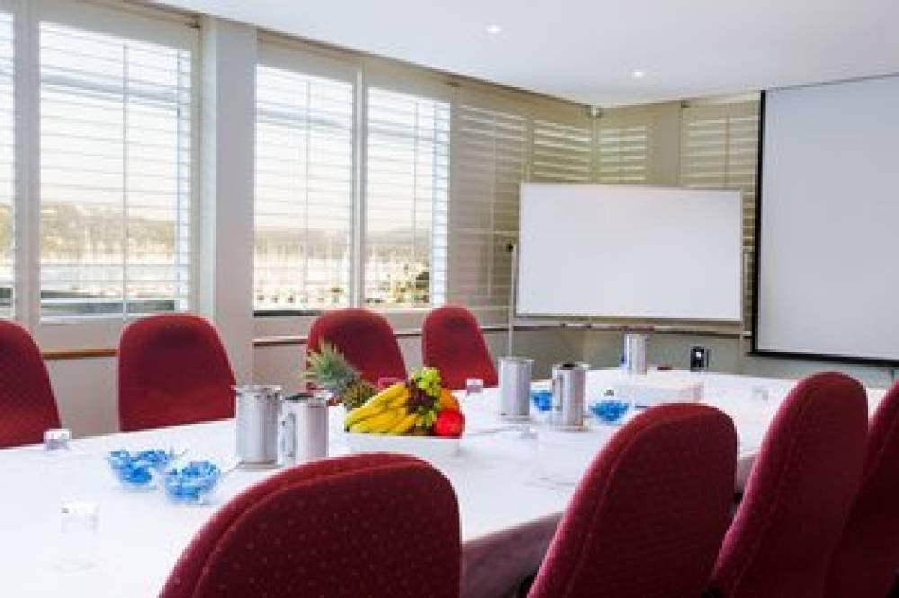METRO MIRAGE HOTEL NEWPORT 6