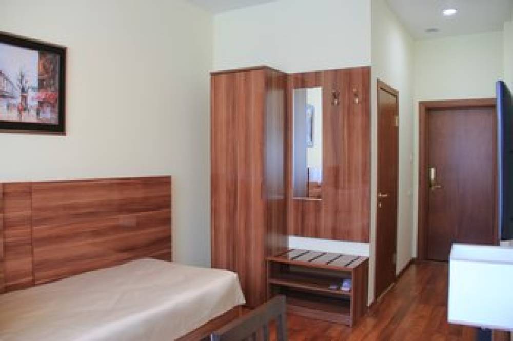 METROPOLIS HOTEL SURGUT 6