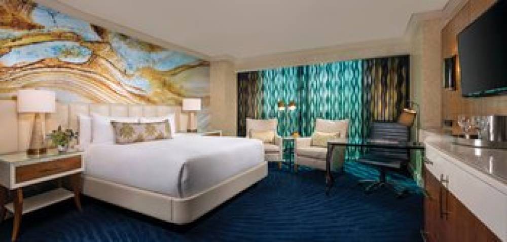 MGM Mandalay Bay Resort & Casino 4