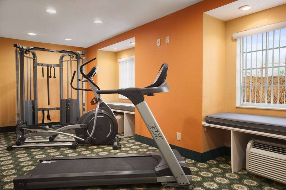 Microtel Inn By Wyndham Albany Airport 9