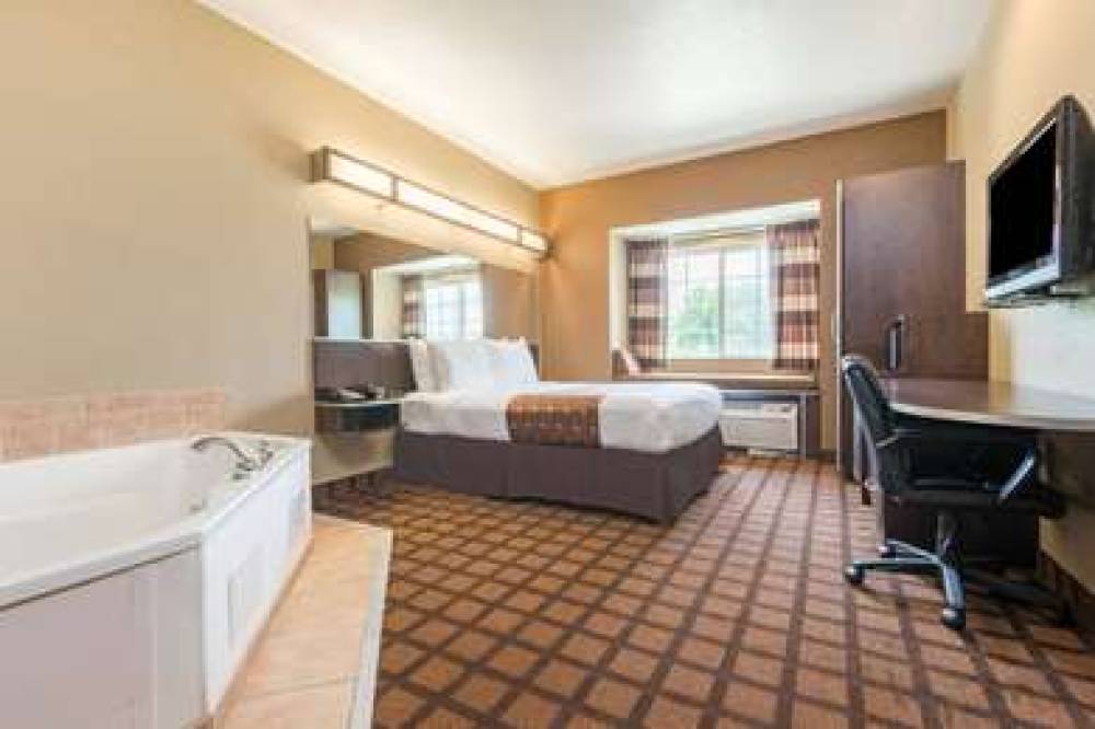 MICROTEL INN SUITES BY WYNDH 7