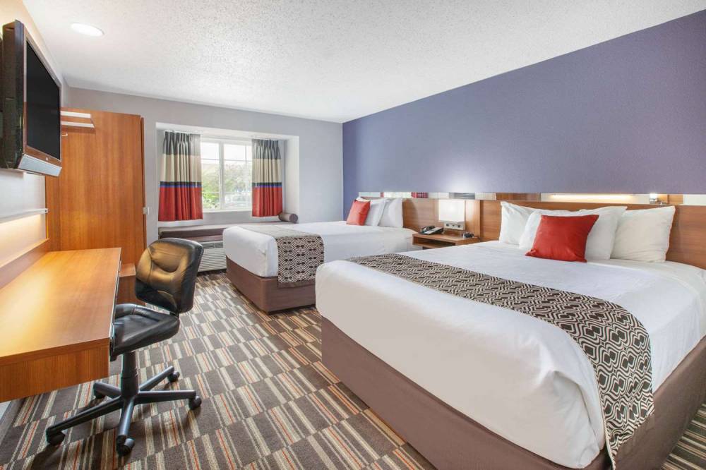 MICROTEL INN & SUITES BY WYNDH 4