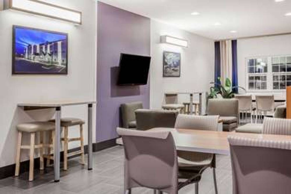 MICROTEL INN & SUITES BY WYNDH 3