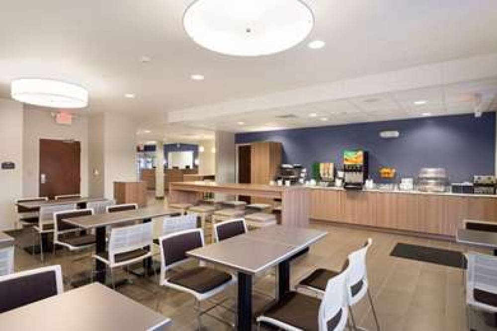 MICROTEL INN & SUITES BY WYNDH 8