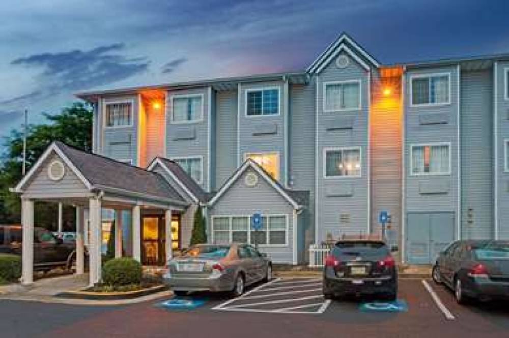 Microtel Inn & Suites By Wyndham Atlanta Airport 2