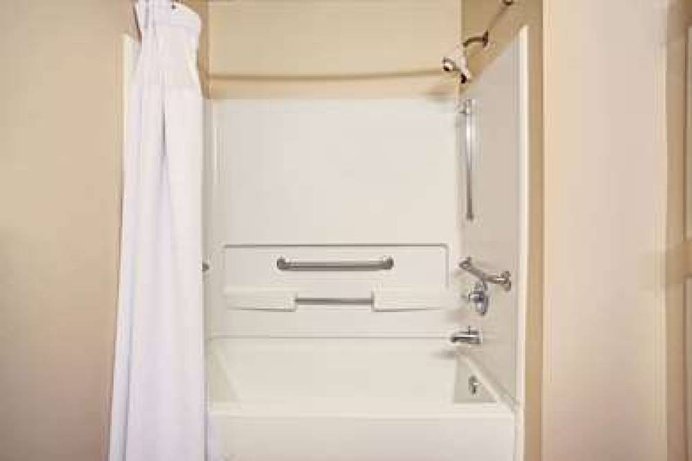 Microtel Inn & Suites By Wyndham Atlanta Airport 6