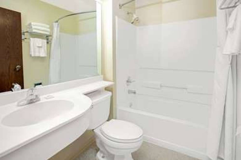 Microtel Inn & Suites By Wyndham Atlanta Airport 7