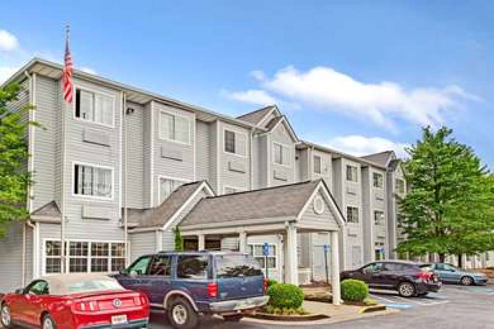 Microtel Inn & Suites By Wyndham Atlanta Airport 3