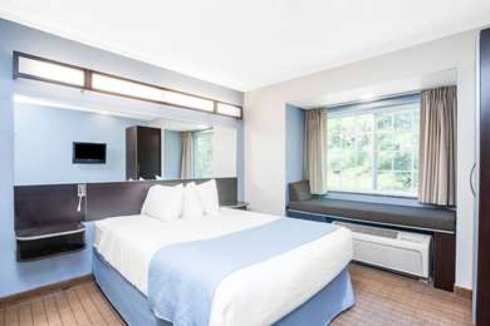 Microtel Inn & Suites By Wyndham Bath 6