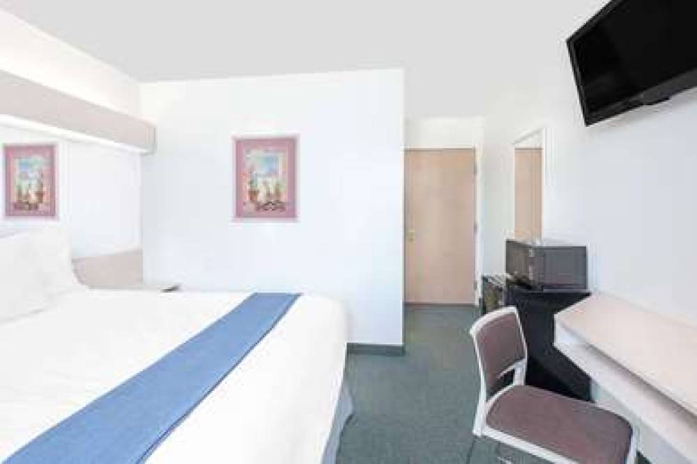 MICROTEL INN & SUITES BY WYNDHAM BR 9